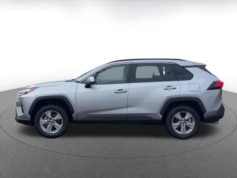 Used 2025 Toyota RAV4 XLE image 9