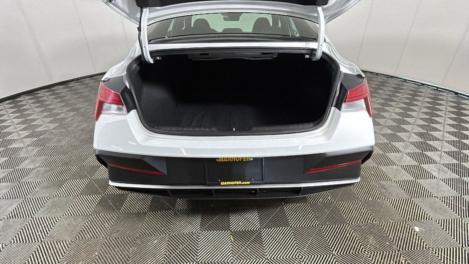 Used 2025 Hyundai Elantra SEL FWD image 32