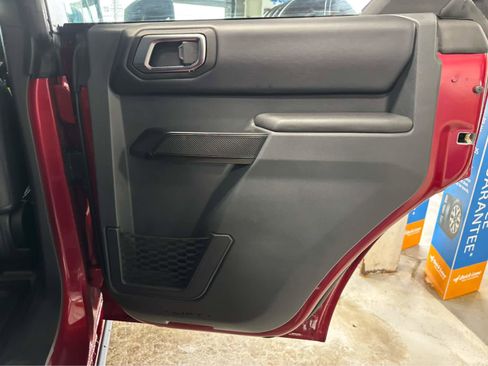 Used 2025 Ford Bronco Badlands image 39