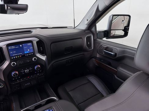 Used 2020 GMC Sierra 2500 SLT w/ Technology Package image 26