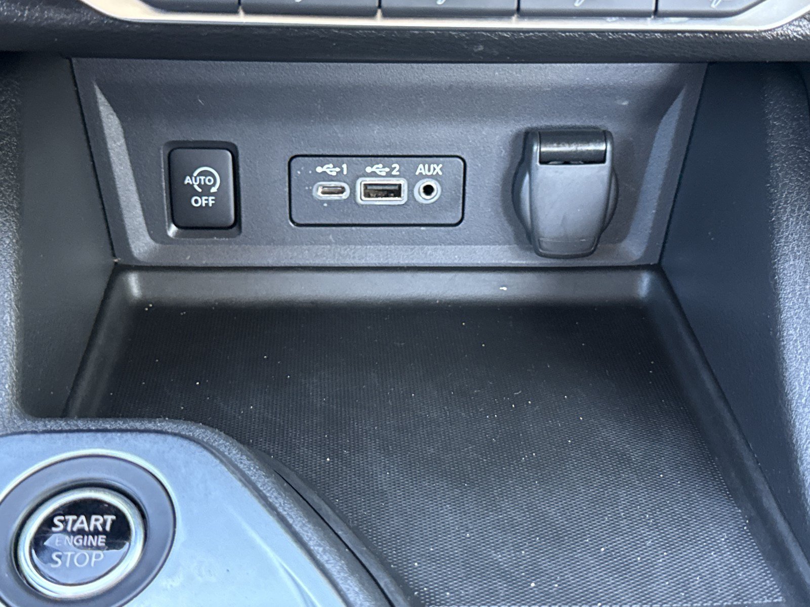Used 2024 Nissan Sentra SV FWD image 26