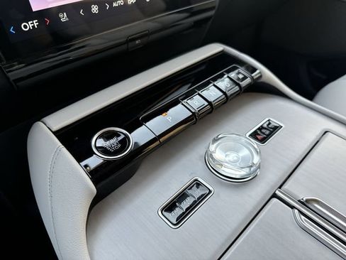 New 2026 Lincoln Navigator L Reserve AWD/4WD image 20