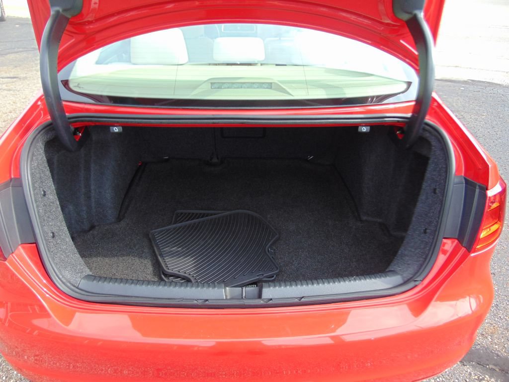 Used 2014 Volkswagen Jetta SE FWD image 34