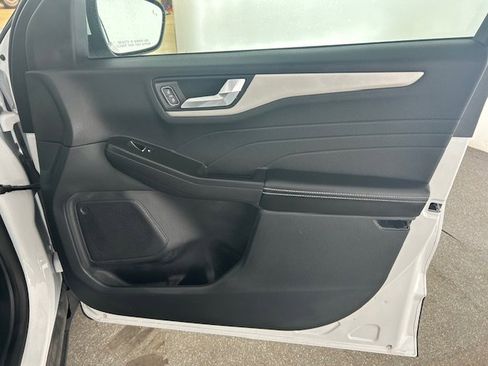 Certified 2021 Ford Escape SE FWD image 15