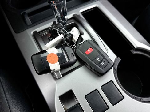 Used 2022 Toyota 4Runner Limited image 38