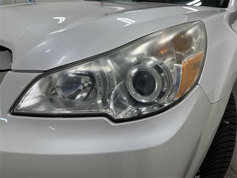 Used 2012 Subaru Outback 2.5i Premium image 11