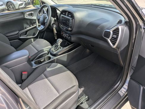Certified 2025 Kia Soul LX FWD image 13