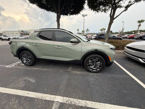 Used 2023 Hyundai Santa Cruz Limited AWD/4WD image 2