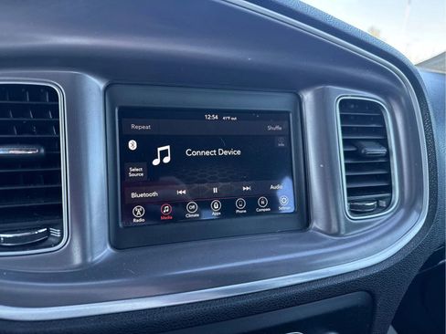 Used 2019 Dodge Charger SXT image 34