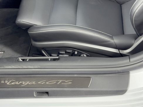Certified 2024 Porsche 911 Targa 4S AWD/4WD image 16