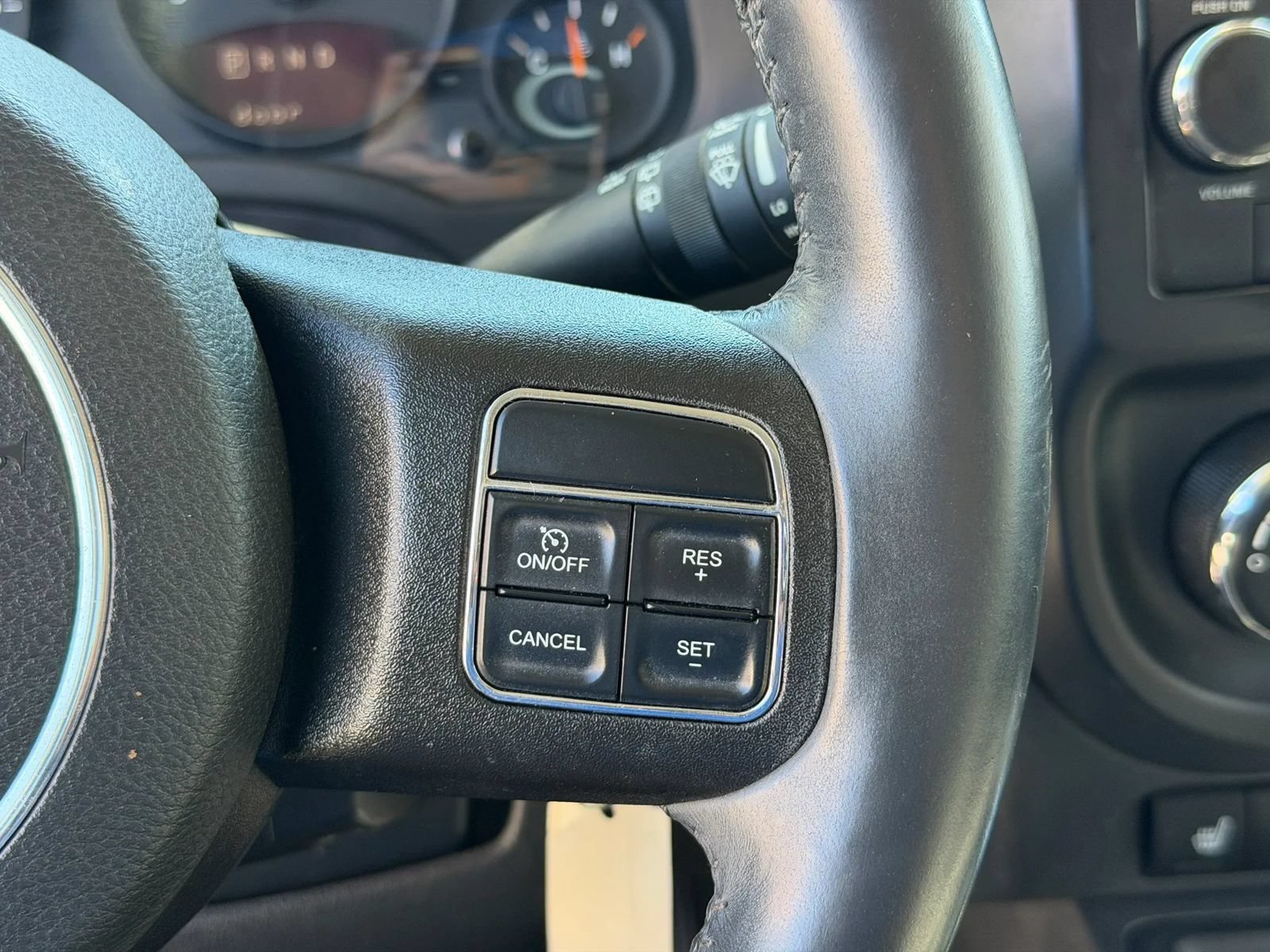 Used 2016 Jeep Patriot Latitude FWD image 32