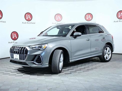 Used 2023 Audi Q3 2.0T Premium Plus w/ Premium Plus Package image 4