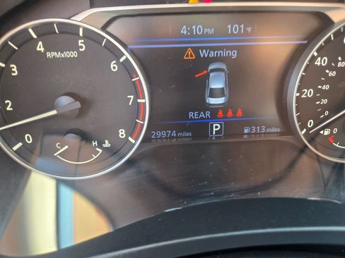 Used 2025 Nissan Altima 2.5 SV FWD image 10
