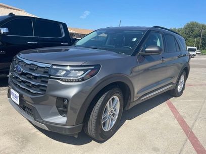 Used 2025 Ford Explorer Active w/ Active Comfort Package