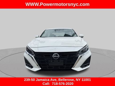 Used 2024 Nissan Altima 2.5 SV w/ SV Premium Package FWD image 3