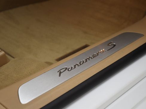 Used 2013 Porsche Panamera S w/ Premium Pkg Plus image 24