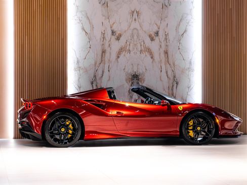 Used 2022 Ferrari F8 Tributo image 6
