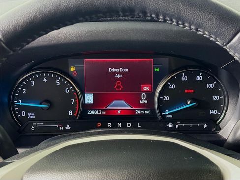 Used 2022 Ford Explorer Limited w/ Equipment Group 301A RWD image 12