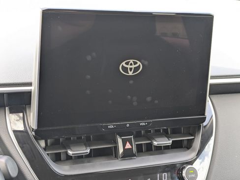 Used 2026 Toyota Corolla Cross XLE AWD/4WD image 22