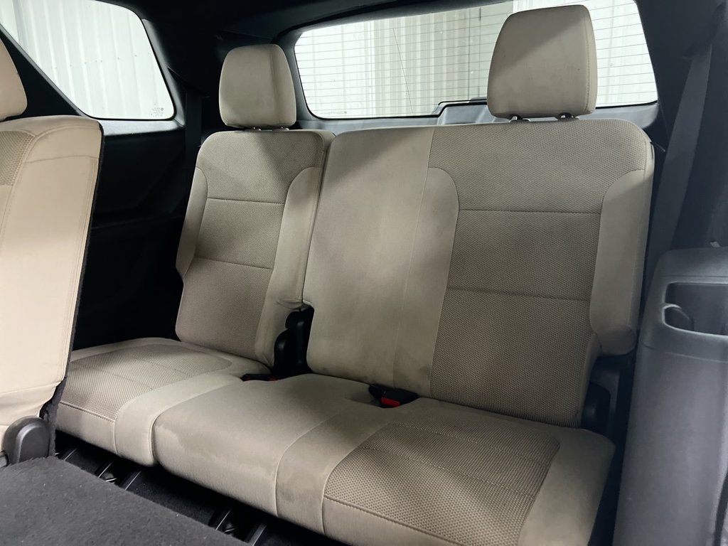 Used 2023 Chevrolet Traverse LS FWD image 23