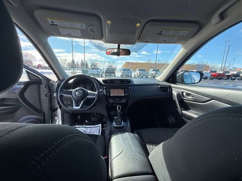 Used 2018 Nissan Rogue SV w/ Premium Package image 25