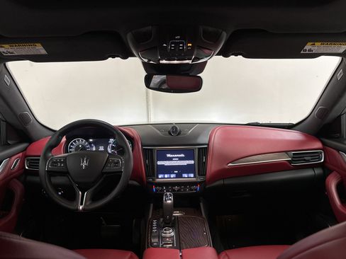 Used 2022 Maserati Levante GT image 8