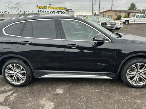 Used 2017 BMW X1 xDrive28i AWD/4WD image 3