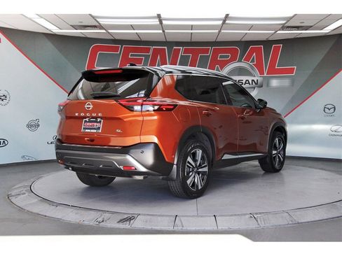 Certified 2022 Nissan Rogue SL w/ SL Premium Package image 5