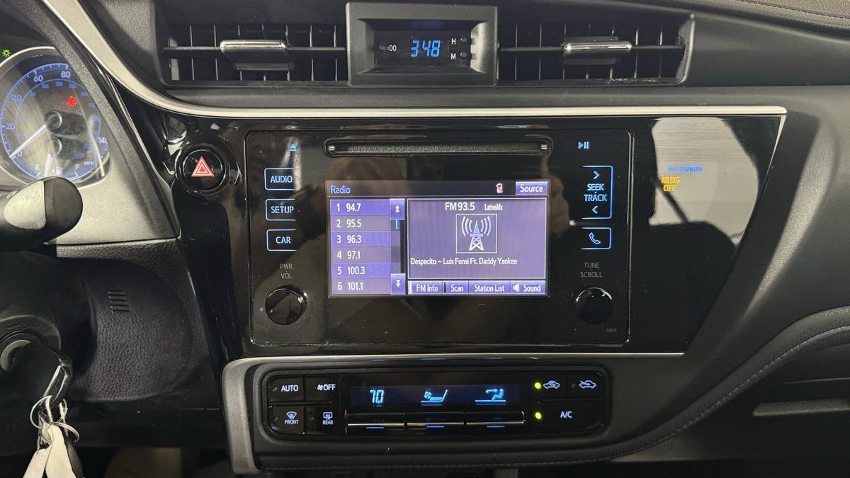 Used 2019 Toyota Corolla SE FWD image 21