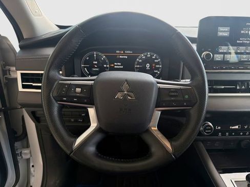 Used 2024 Mitsubishi Outlander 4WD Plug-In Hybrid image 18