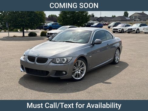 Used 2012 BMW 335i Convertible RWD image 3