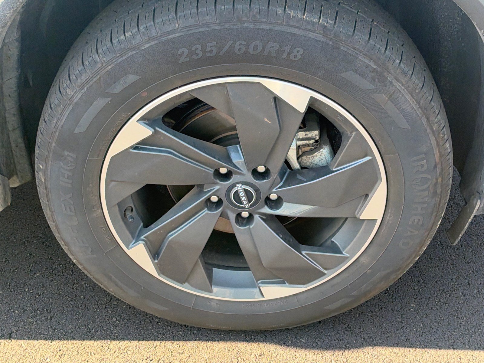 Used 2024 Nissan Rogue SV AWD/4WD image 12