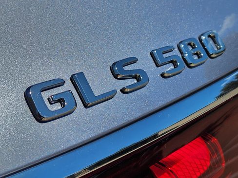 New 2026 Mercedes-Benz GLS 580 4MATIC image 11