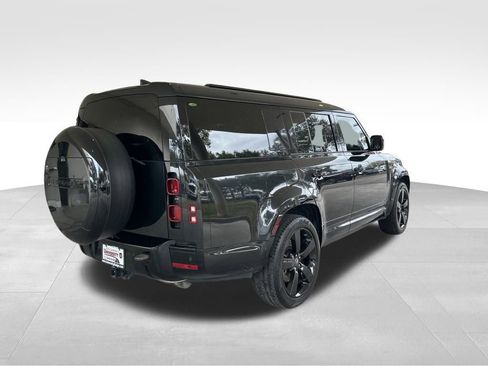 Used 2024 Land Rover Defender 130 X-Dynamic SE image 3