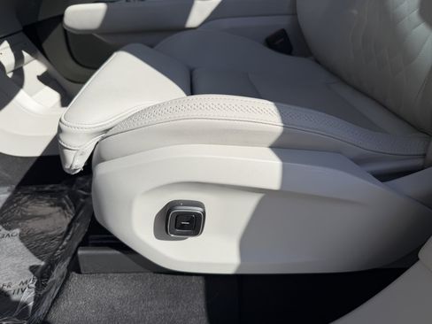 Used 2025 Volvo EX90 Plus AWD/4WD image 27