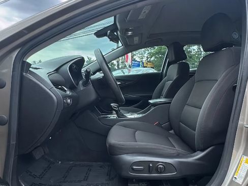 Used 2022 Chevrolet Malibu LT FWD image 11
