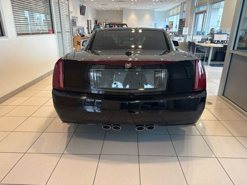 Used 2004 Cadillac XLR RWD image 3