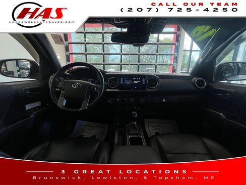 Used 2018 Toyota Tacoma TRD Off-Road AWD/4WD image 15