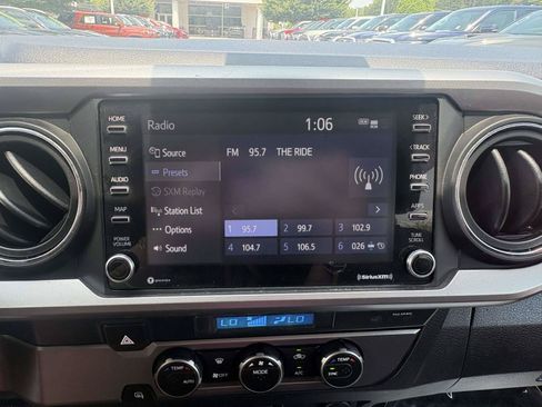 Used 2022 Toyota Tacoma SR5 RWD image 27