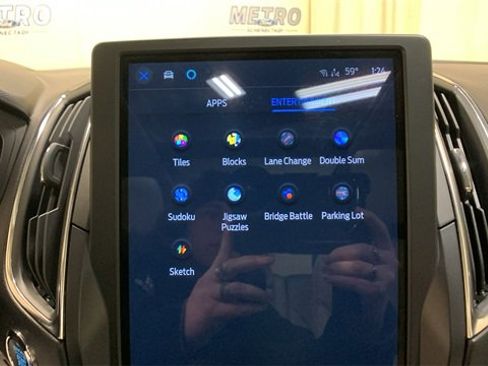 Certified 2024 Ford Edge Titanium image 41