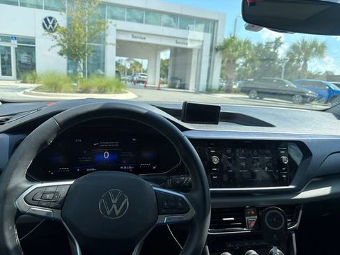 Used 2023 Volkswagen Taos SE FWD image 20
