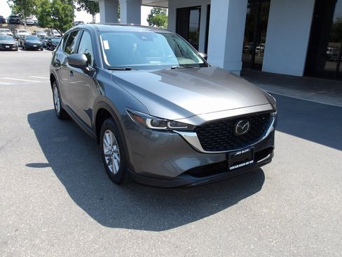 Used 2023 MAZDA CX-5 AWD 2.5 S w/ Preferred Package image 2