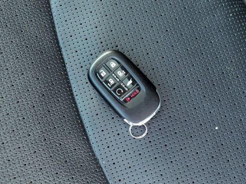 Used 2025 Honda Odyssey Elite image 62