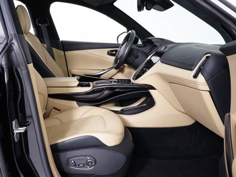 Used 2023 Aston Martin DBX AWD/4WD image 32