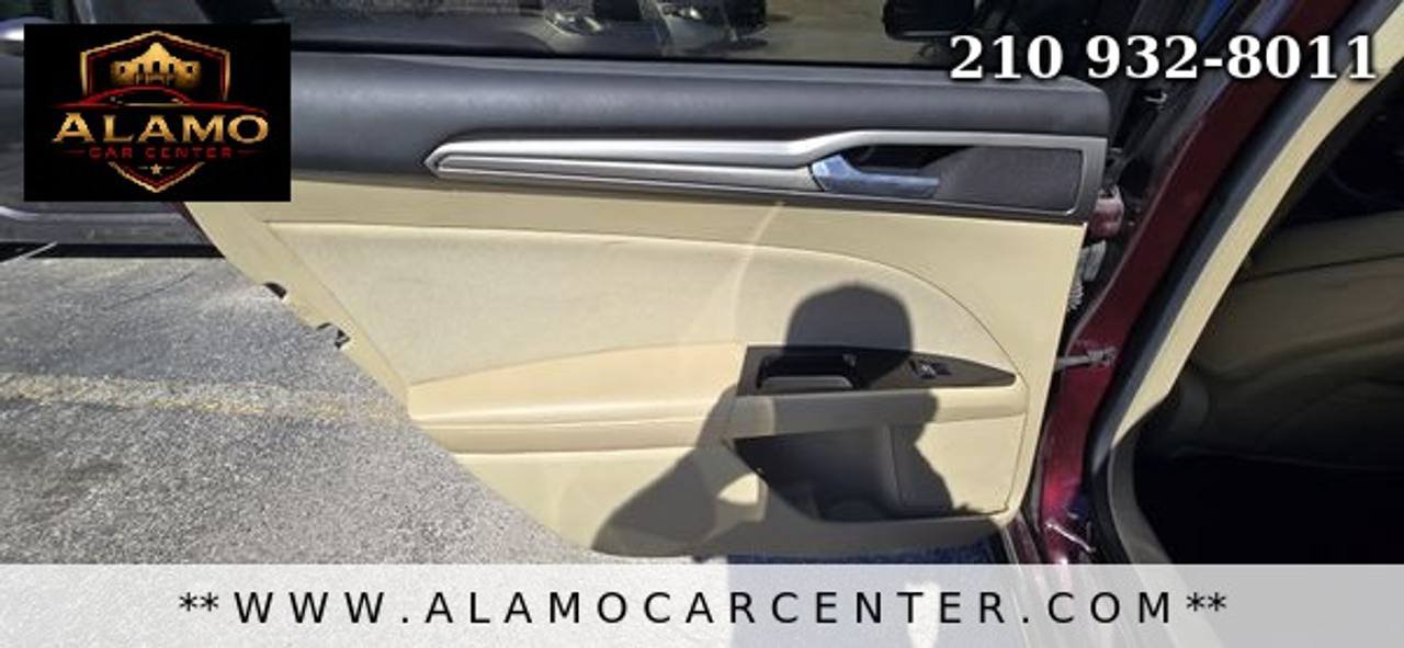 Used 2013 Ford Fusion SE FWD image 31