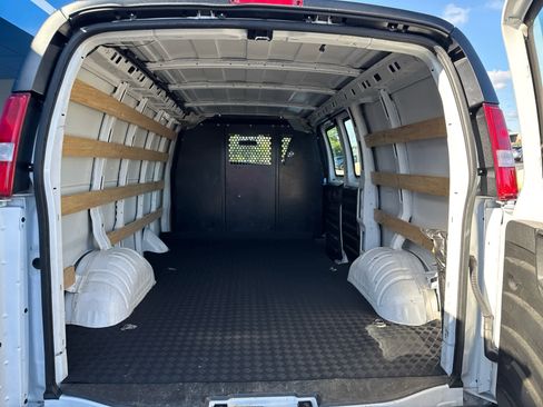 Used 2024 GMC Savana 2500 w/ Driver Convenience Package image 16