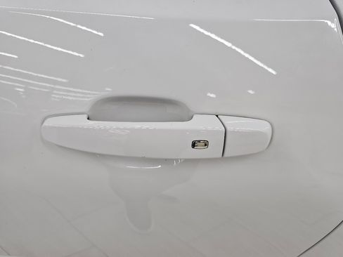 Used 2020 Chevrolet Camaro LT w/ Technology Package image 13