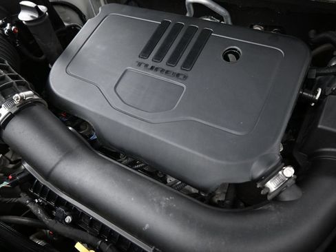 Used 2023 GMC Acadia SLT w/ Preferred Package FWD image 29