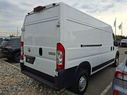 Used 2026 RAM ProMaster 2500 w/ Convenience Group FWD image 4