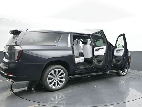 New 2026 Chevrolet Suburban High Country image 64